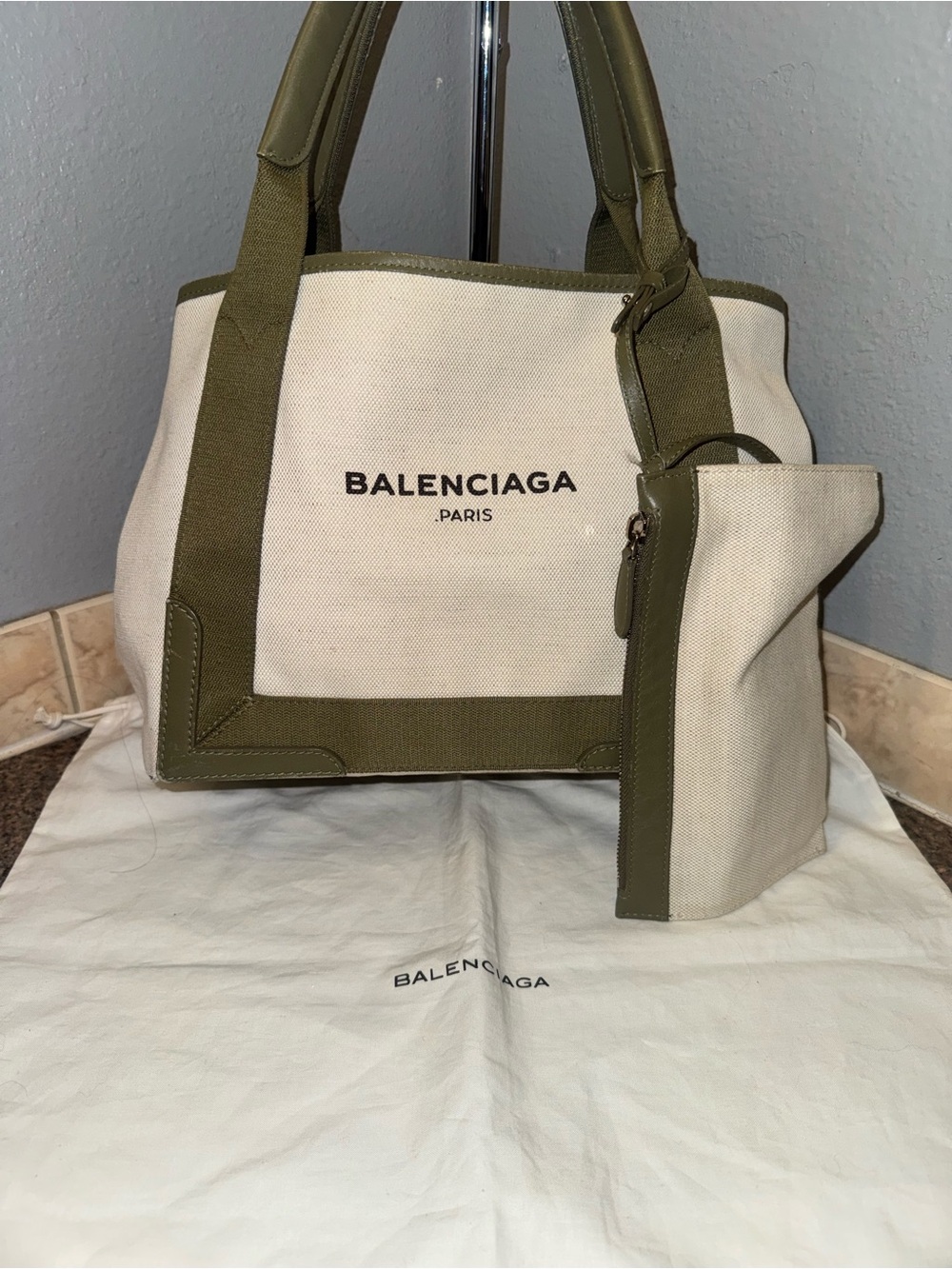 Balenciaga Olive Cabas S tote EUC with Dust bag and care cards.
